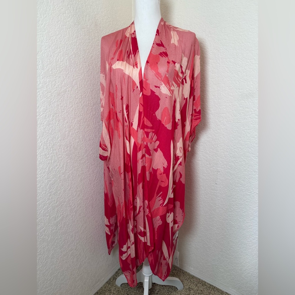 Lightweight Floral Monochrome Kimono.‎ NEW